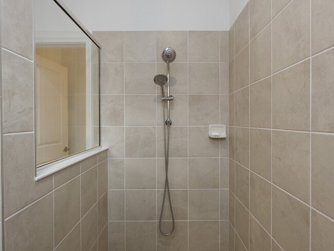 Building Photo - 3 Bedrooms | 2 Bathrooms | 2-Car Garage | Biscayne Landing – Gated Community