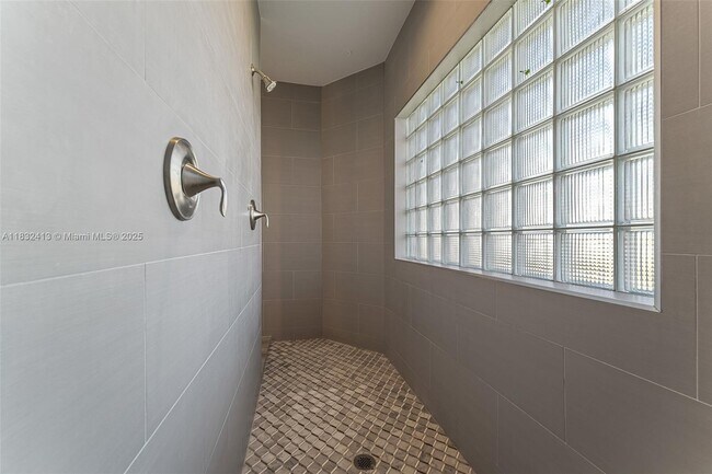 Building Photo - 4610 SW Masefield St