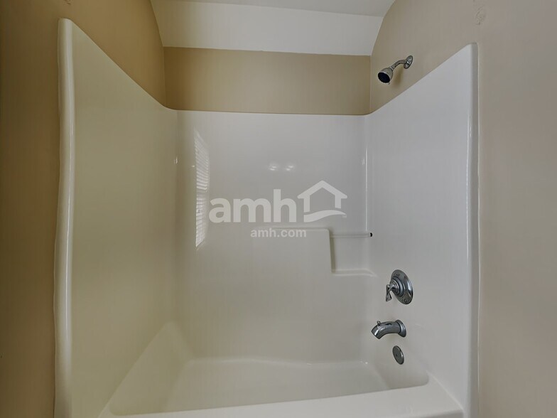 Building Photo - 2943 Glen Echo Ct