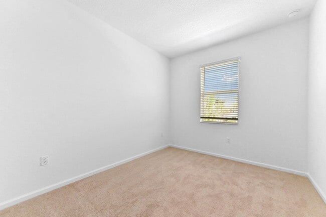 Building Photo - 4093 Longwood Lake Sq