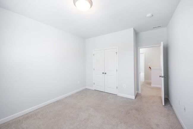 Building Photo - Beautiful 3 Bedroom Home on Corner Lot in ...