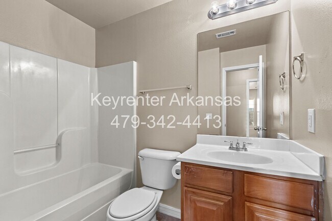 Building Photo - This home is the perfect choice for you in Elkins!
