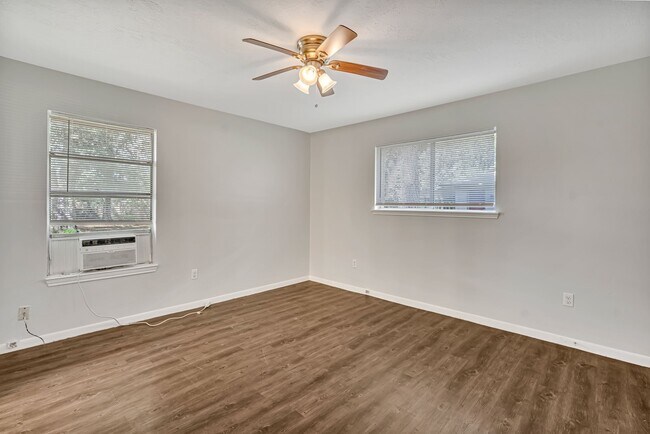 Building Photo - 3699 Piney Point Rd