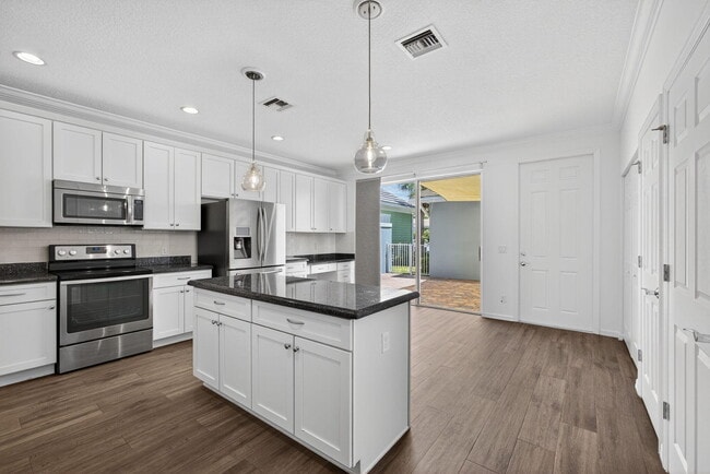 Building Photo - 1362 Turnbridge Dr