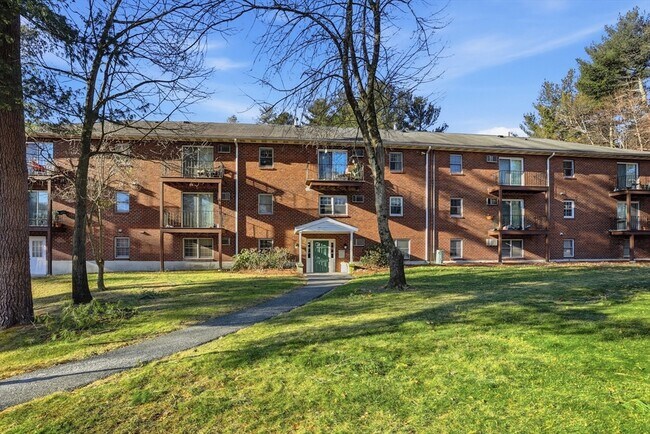 Building Photo - 209 Great Rd