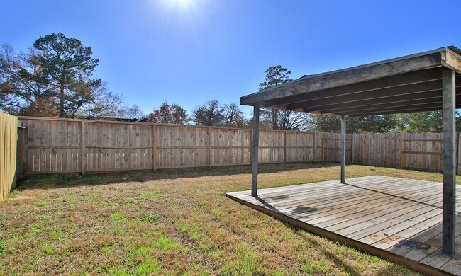 Building Photo - For Lease | 4 Bed, 2.5 Bath |2,314 Sq Ft |...