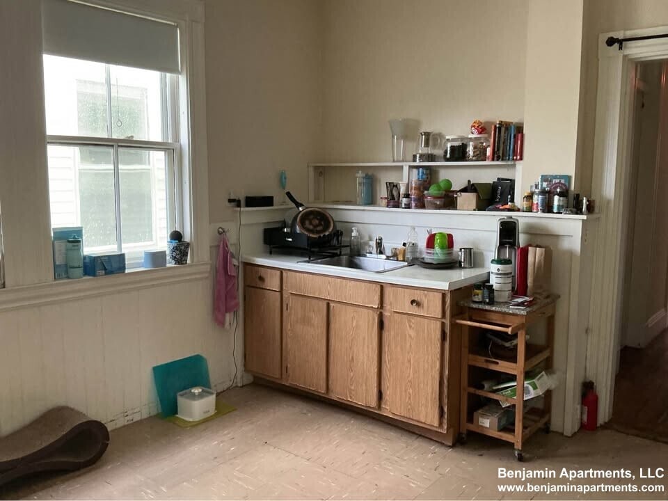 Building Photo - 74 Aldie St