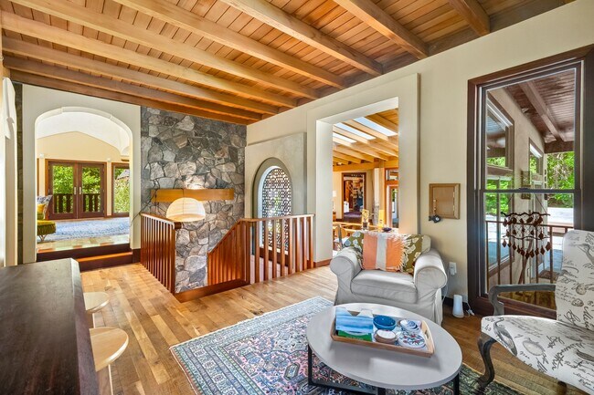 Building Photo - Private Architectural Estate Minutes from ...