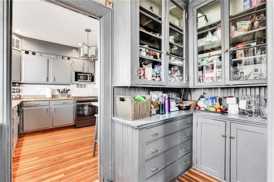 Building Photo - 21 Elton St