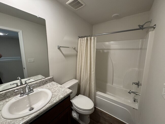 Building Photo - 103 Woodsbrook Pl SW
