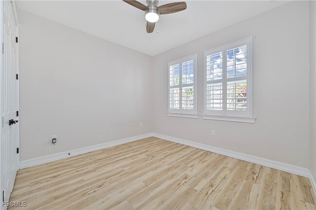 Building Photo - 2852 Royal Gardens Ave