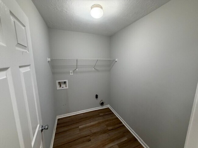 Building Photo - 514 Lory Ln