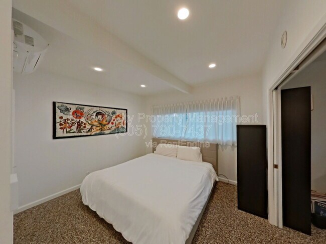 Building Photo - 5339 Berkeley Rd