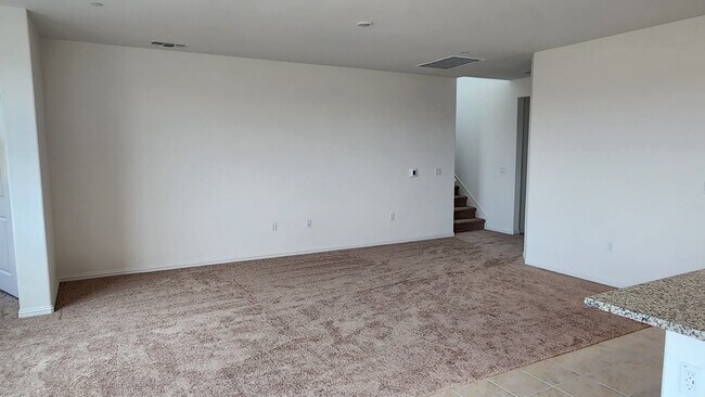 Building Photo - 1565 Pinchot Dr
