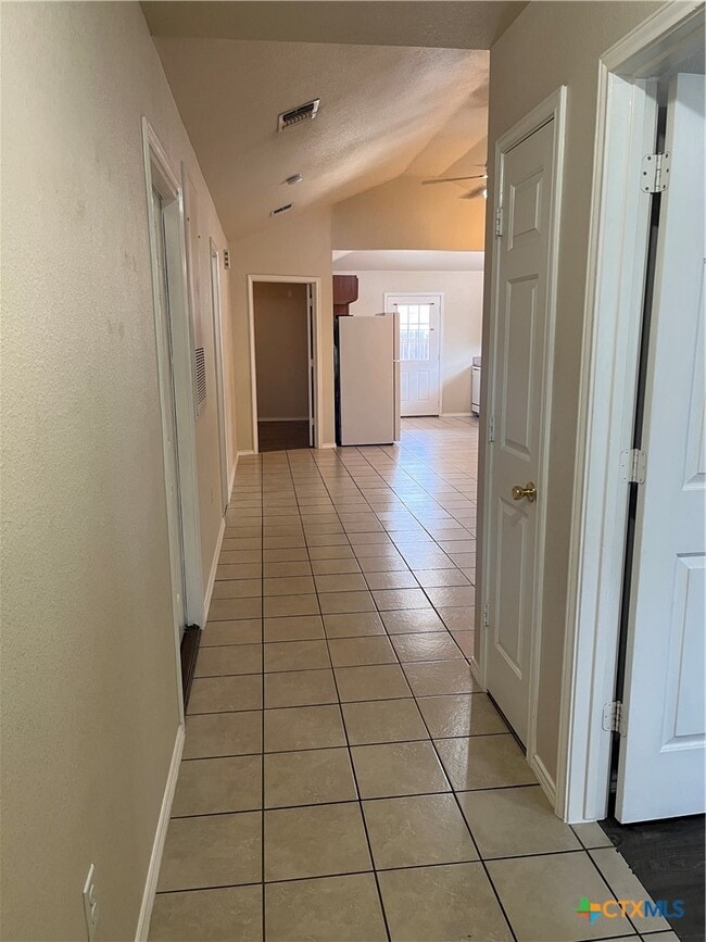 Building Photo - 1031 Helen Dr