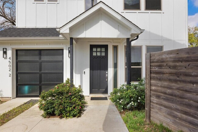 Building Photo - 4502 Banister Ln