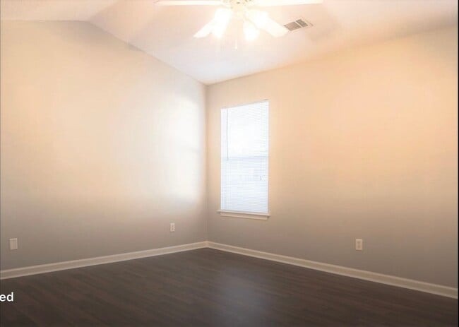 Building Photo - 3 Bedroom 2.5 Bath Crestview Townhome!