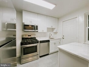 Building Photo - 44 E Rosemont Ave