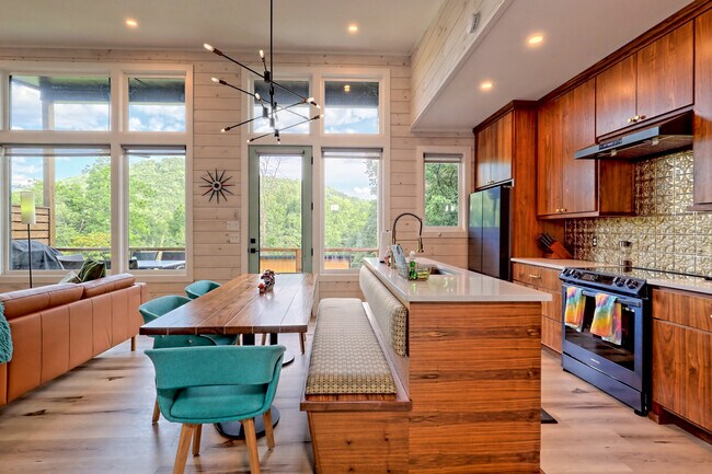 Building Photo - 122 Cannon St