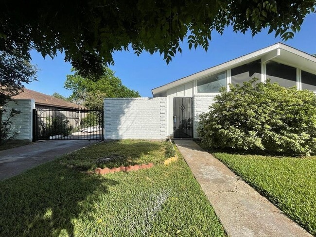 Building Photo - 10503 Cook Rd
