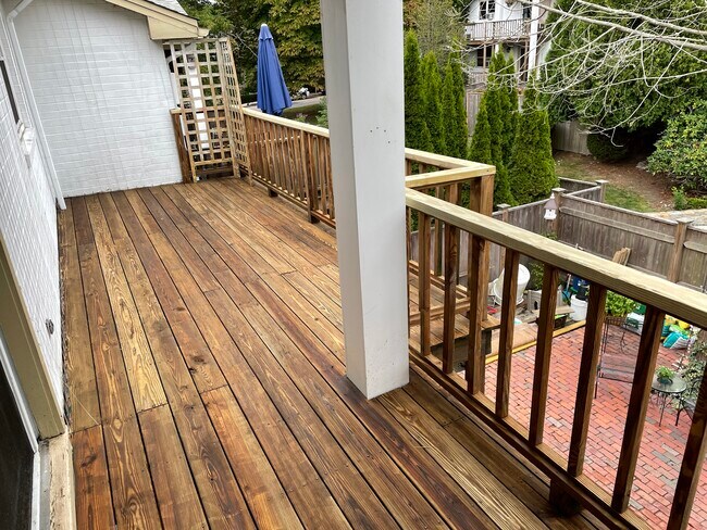 Building Photo - 70 Carroll Ave