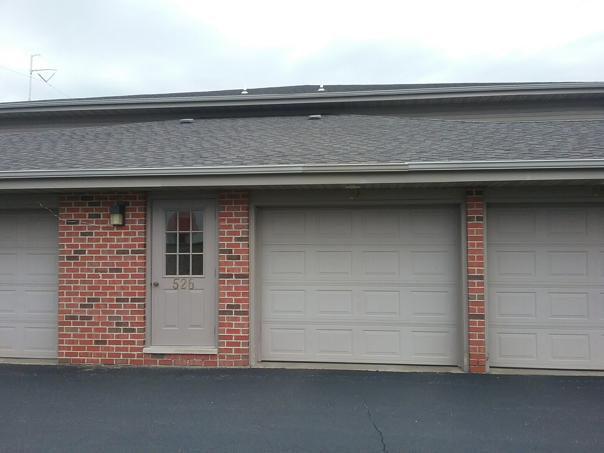 Building Photo - 636 Cambridge Ct