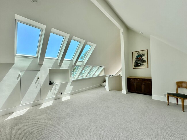 Building Photo - Stunning Sausalito Retreat with Bay Views & Private Meadow
