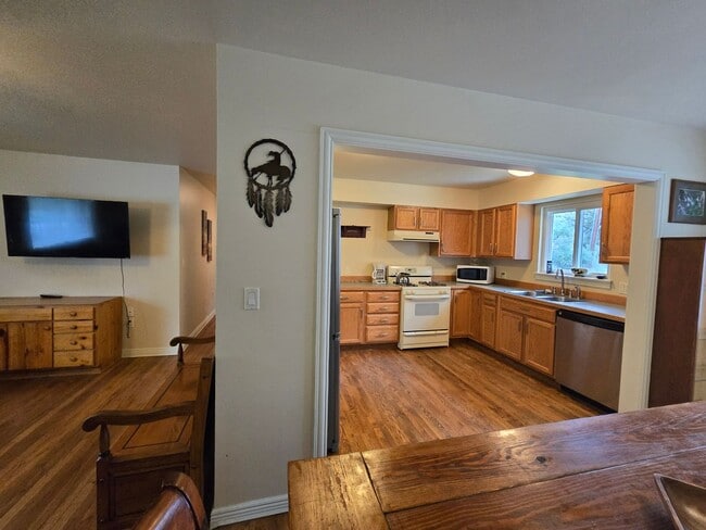 Building Photo - 296 Mesa Dr