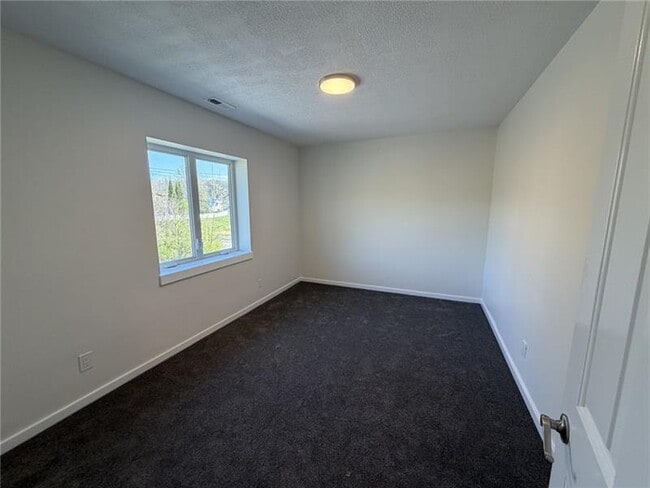 Building Photo - 775 Freeport Rd