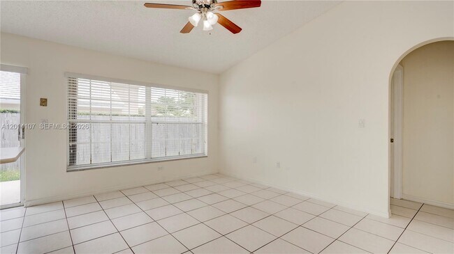 Building Photo - 6410 SW 112th Pl
