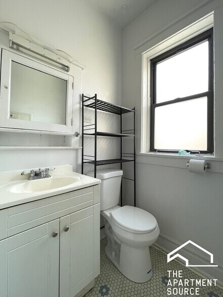 Building Photo - 2530 N Kedzie Blvd