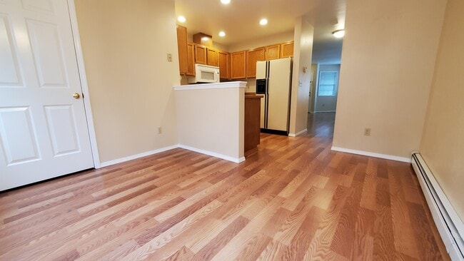 Building Photo - 209 E 18th Ave