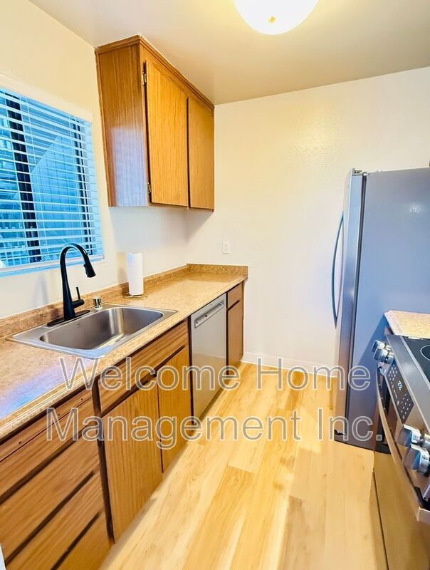 Building Photo - 1571 Alvarado Ave