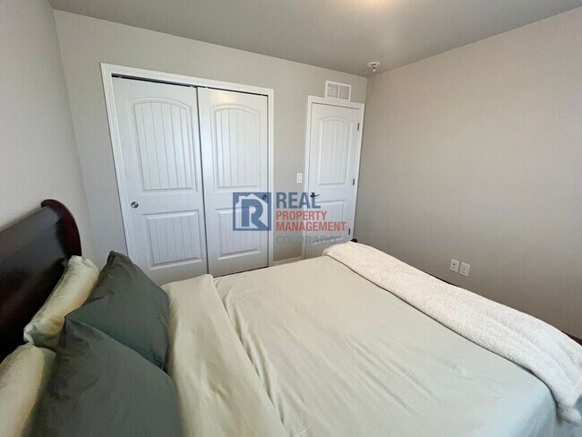 Building Photo - 10982 Rowley Dr