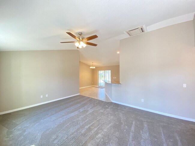 Building Photo - Desirable SW Ocala Neighborhood- 3/2/2 **WON"T LAST**