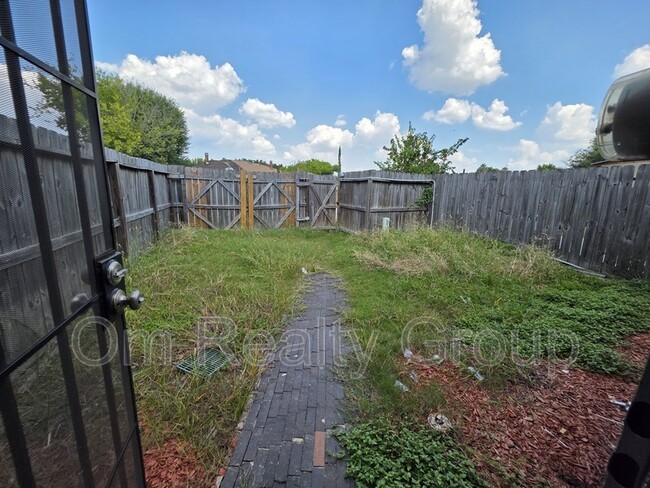Building Photo - 12724 Shannon Hills Dr