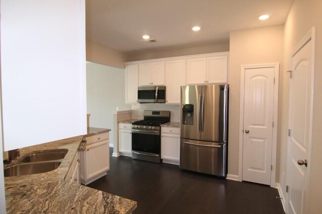 Building Photo - 7225 Heritage Oak Ct