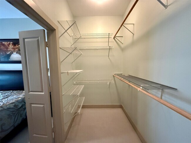 Building Photo - 1901 Post Oak Blvd