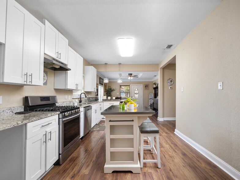 Building Photo - 1826 W French Pl