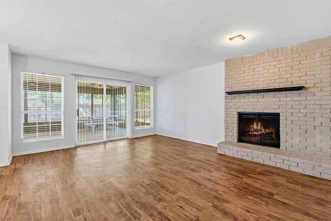 Building Photo - 2106 Lamplight Village Cir