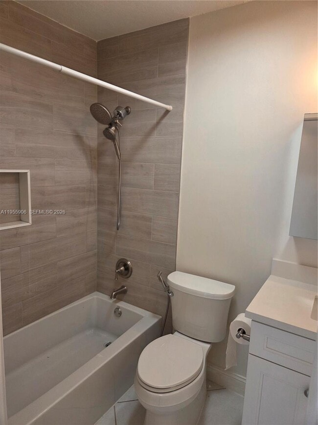 Building Photo - 9352 Wedgewood Ln