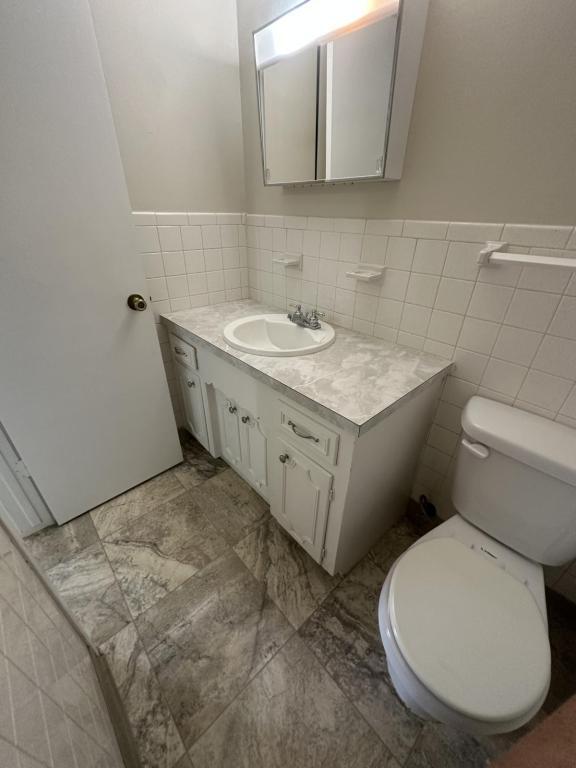 Building Photo - 2225 N 47th St