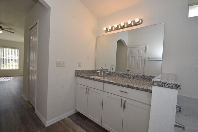 Building Photo - 12 Pierce Ln