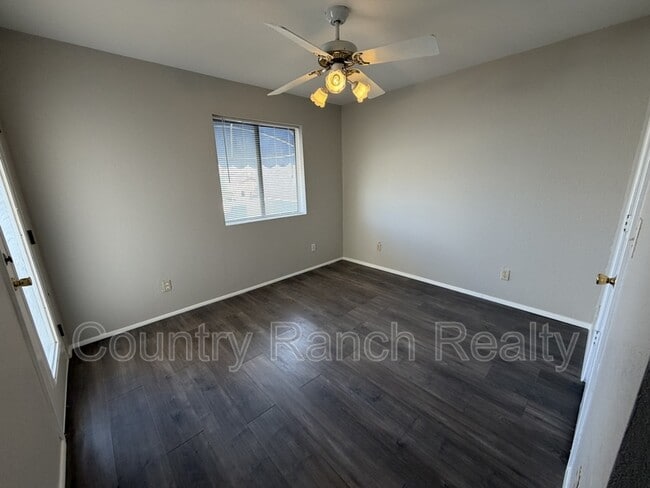 Building Photo - 2899 Country Club Dr