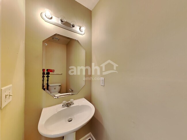 Building Photo - 2920 Bray Ct