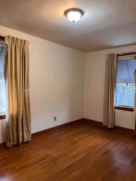 Building Photo - 404 N 7th St