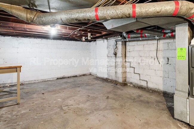 Building Photo - 247 E Jenkins Ave