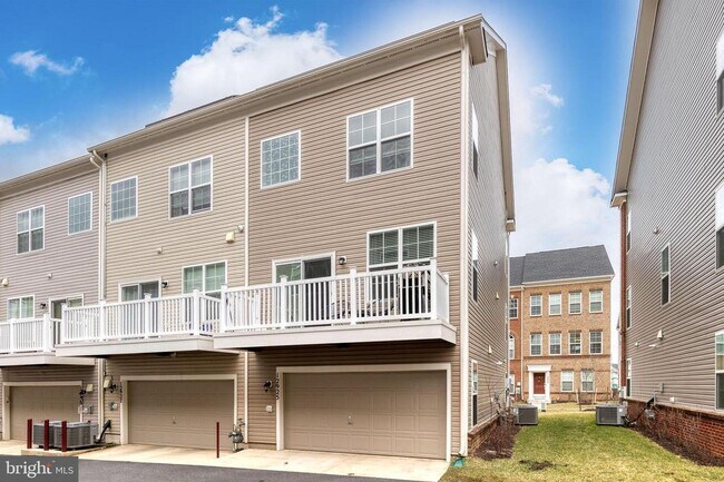 Building Photo - 12925 Brickyard Blvd