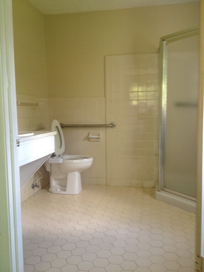 Building Photo - **UPCOMING**Midtown Columbus 3 bedroom/2 b...