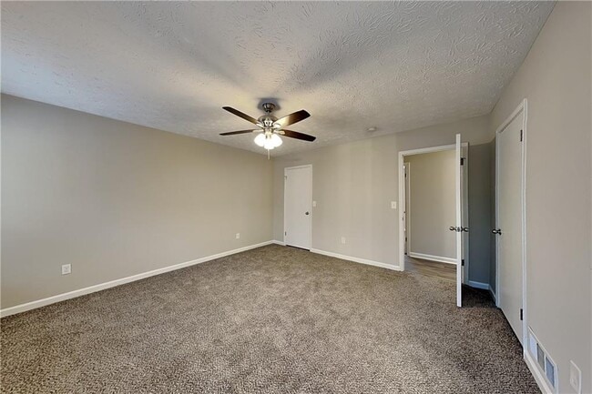 Building Photo - 647 Sunshine Trce NW